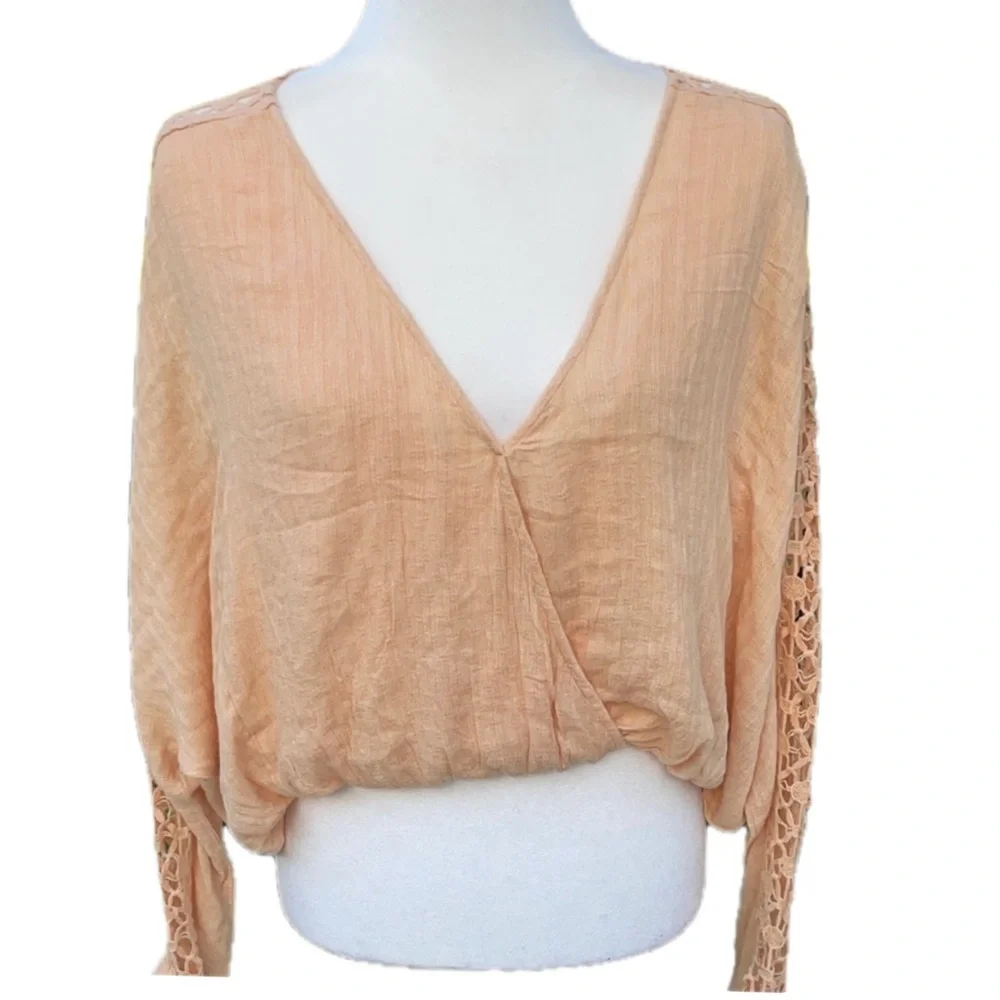 Free People NWT Runaway Peach Crochet Sleeve Blouse XS